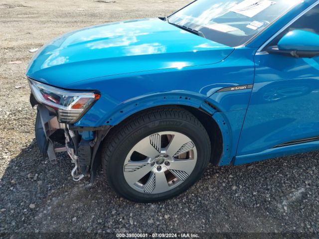 WA1LAAGE0KB006335 Audi E-tron Premium Plus
