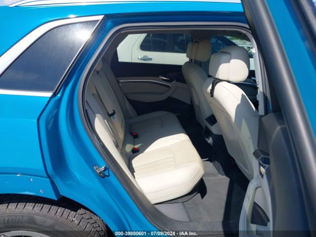 WA1LAAGE0KB006335 Audi E-tron Premium Plus