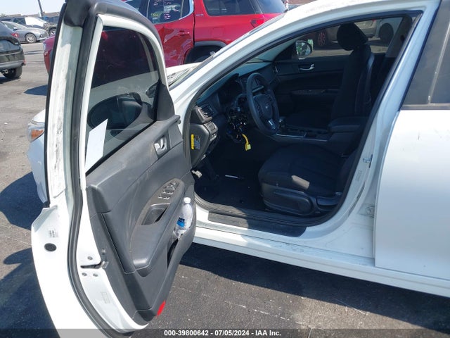 KIA Optima Lx 2016 KNAGT4L32G5095304 Image 5