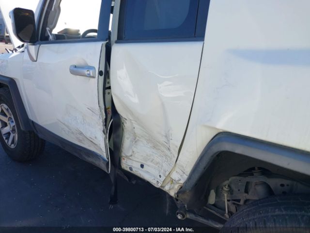 JTEZU4BF6EK013850 Toyota FJ Cruiser