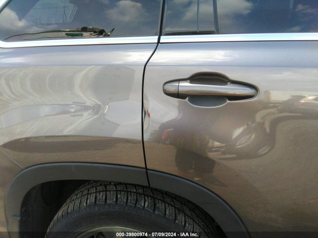Toyota Highlander Limited Platinum 2018 5TDDZRFH1JS826301 Image 17