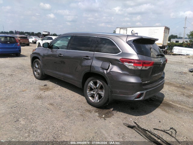 Toyota Highlander Limited Platinum 2018 5TDDZRFH1JS826301 Image 3