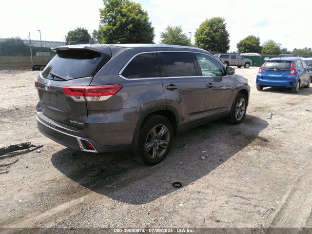 Toyota Highlander Limited Platinum 2018 5TDDZRFH1JS826301 Image 4