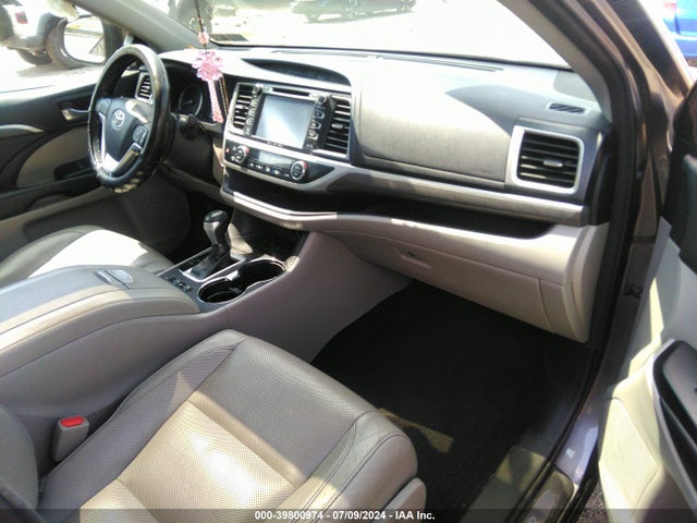 Toyota Highlander Limited Platinum 2018 5TDDZRFH1JS826301 Image 5