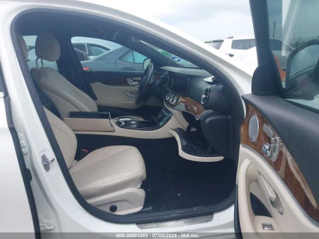 WDDZF4JB2HA061830 Mercedes-Benz E 300