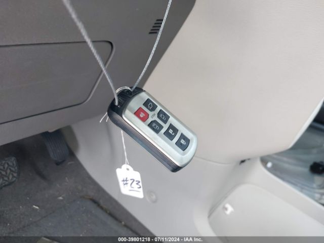 5TDYK3DC6ES443177 Toyota Sienna Xle V6 8 Passenger