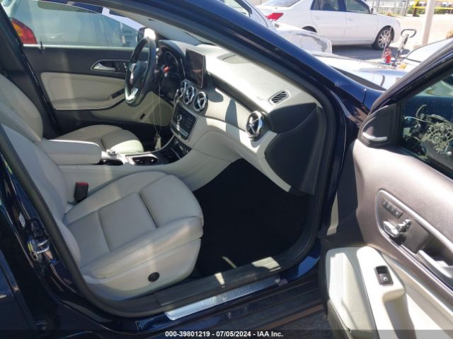 WDCTG4GB0KU003946 Mercedes-Benz Gla 250 4matic