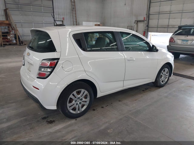 Chevrolet Sonic Lt Auto 2017 1G1JG6SH5H4134165 Image 4