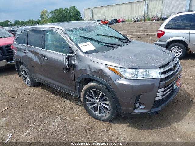 Toyota Highlander Xle 2019 5TDJZRFH2KS927304 main image