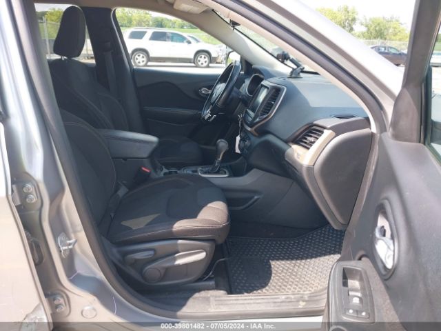 1C4PJLCB2GW127544 Jeep Cherokee Altitude
