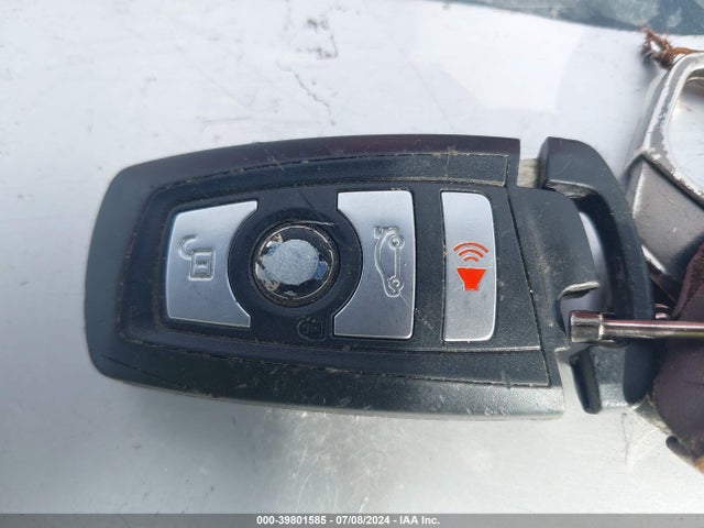 BMW 528i Xdrive 2014 WBA5A7C57ED613331 Image 11