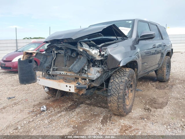 Toyota 4RUNNER SR5 2017 JTEZU5JR8H5148378 Image 2