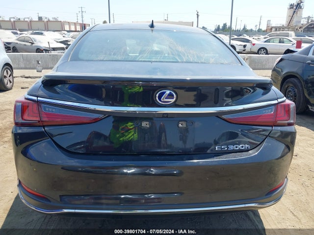 58ADA1C10NU017944 Lexus ES 300H