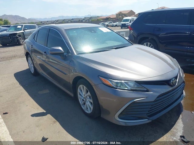 Toyota CAMRY LE 2022 4T1C11AK5NU635369 главное изображение