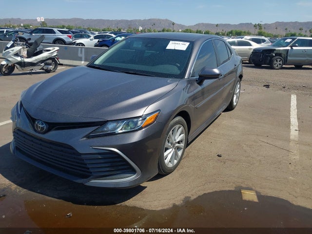 Toyota CAMRY LE 2022 4T1C11AK5NU635369 Image 2