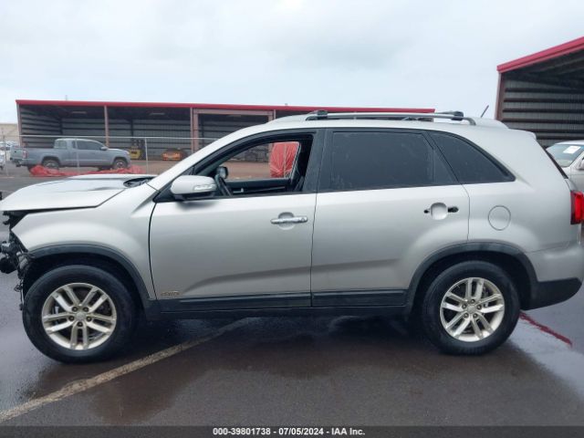 5XYKTDA76FG558635 KIA Sorento Lx V6