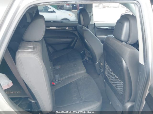 5XYKTDA76FG558635 KIA Sorento Lx V6