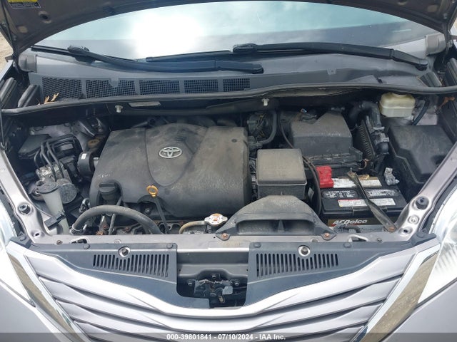 Toyota Sienna Xle 8 Passenger 2017 5TDYZ3DC7HS853468 Image 10