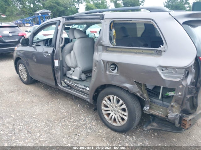 Toyota Sienna Xle 8 Passenger 2017 5TDYZ3DC7HS853468 Image 6