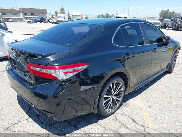 Toyota CAMRY SE 2018 4T1B11HK9JU626850 Image 4