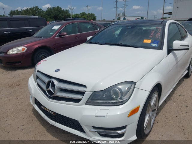 Продаж на аукціоні авто 2013 Mercedes-benz C 250, vin: WDDGJ4HBXDG053347, номер лоту: 39802207