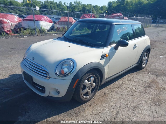 2011 MINI COOPER WMWSU3C57BT096441 Photo 1