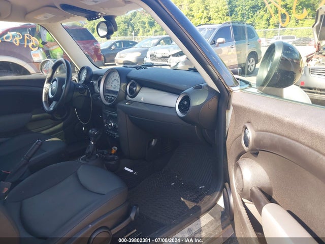2011 MINI COOPER WMWSU3C57BT096441 Photo 4