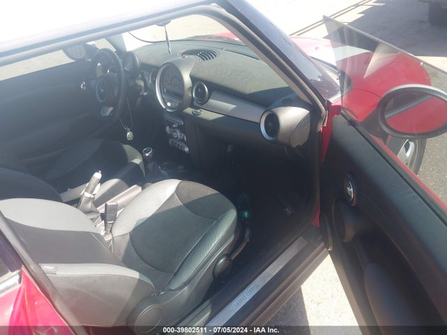 2008 MINI COOPER WMWMF33568TU68900 Photo 4