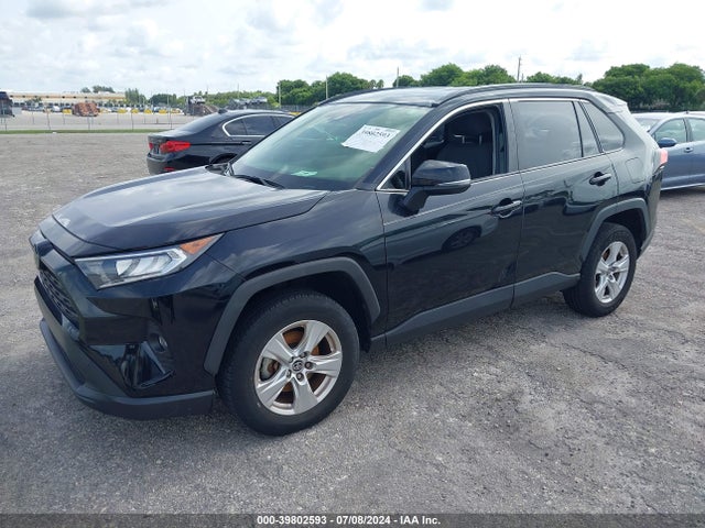 Toyota Rav4 Xle 2020 JTMP1RFV1LD059378 Image 2