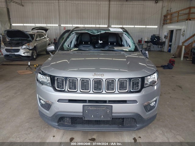 3C4NJDBBXKT630154 Jeep Compass Latitude 4x4