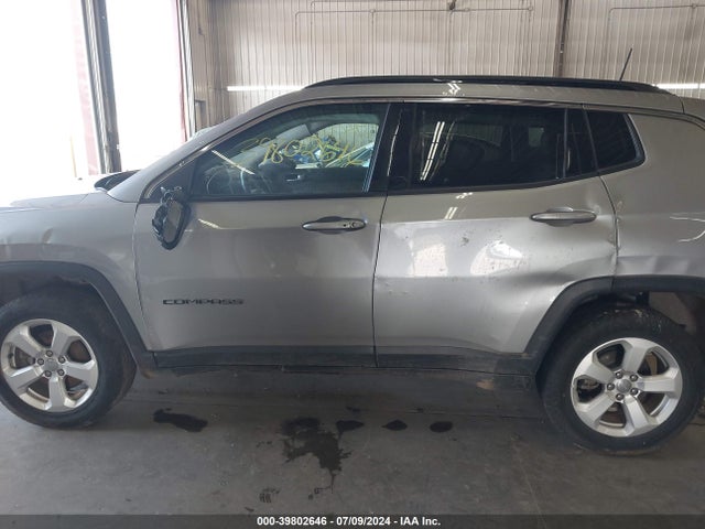 3C4NJDBBXKT630154 Jeep Compass Latitude 4x4