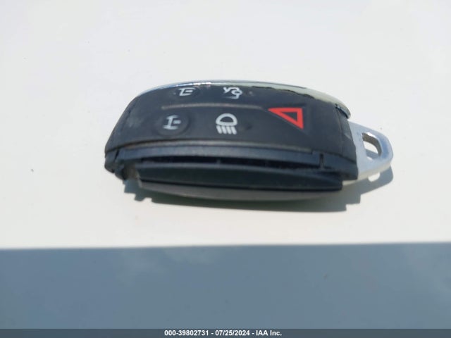 2010 JAGUAR XF SAJWA0FA3AHR54771 Photo 10