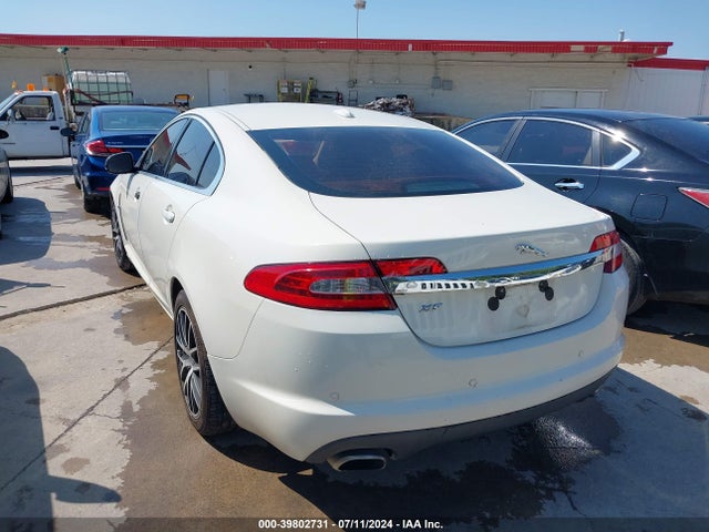 2010 JAGUAR XF SAJWA0FA3AHR54771 Photo 2