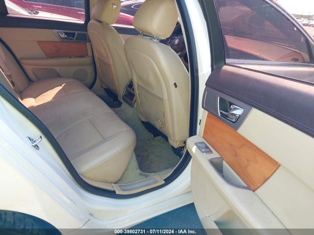 2010 JAGUAR XF SAJWA0FA3AHR54771 Photo 7