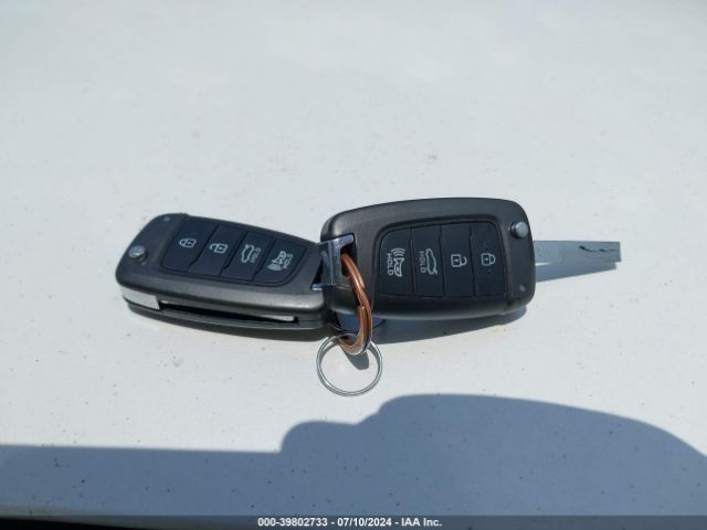 3KPC24A3XJE020885 Hyundai ACCENT SE