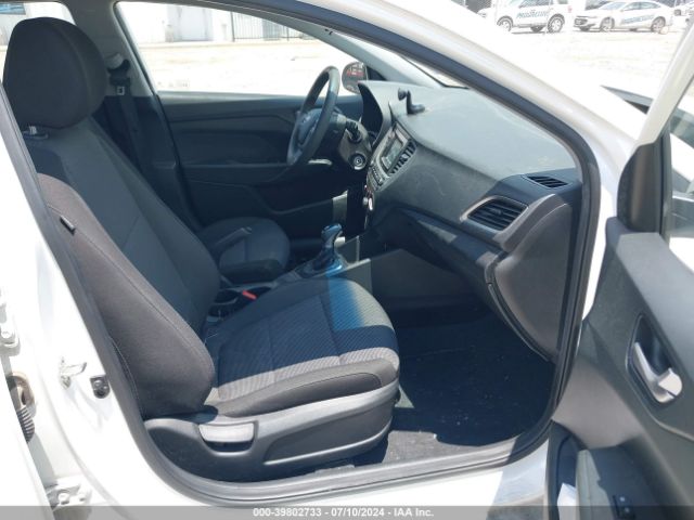 3KPC24A3XJE020885 Hyundai ACCENT SE