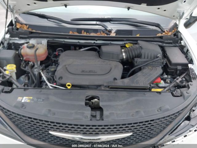 2C4RC1CG5NR152947 Chrysler Voyager Lx