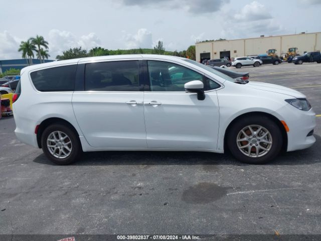 2C4RC1CG5NR152947 Chrysler Voyager Lx