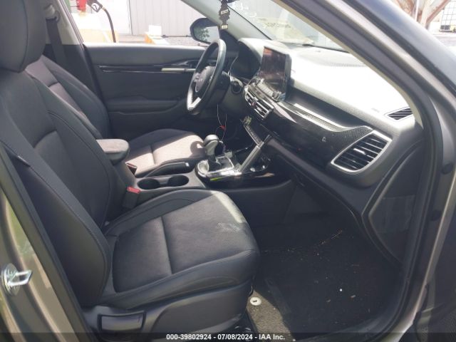 KNDERCAA5P7466870 KIA SELTOS EX