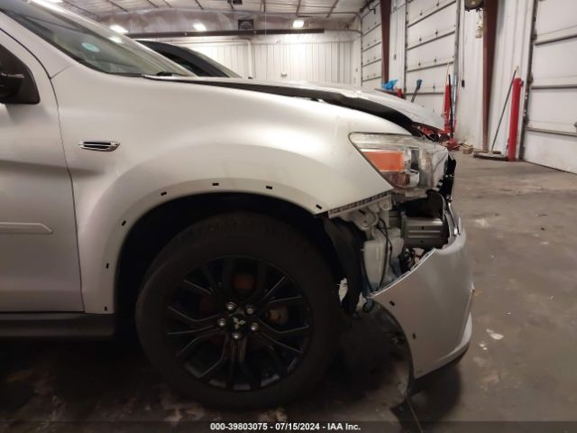JA4AR3AU1JZ029981 Mitsubishi Outlander Sport 2.0 Le