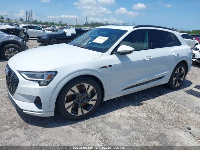 WA1AAAGE1NB002712 Audi E-tron Premium Quattro