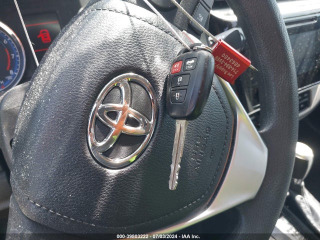 Toyota COROLLA LE 2018 5YFBURHE5JP741432 Image 11