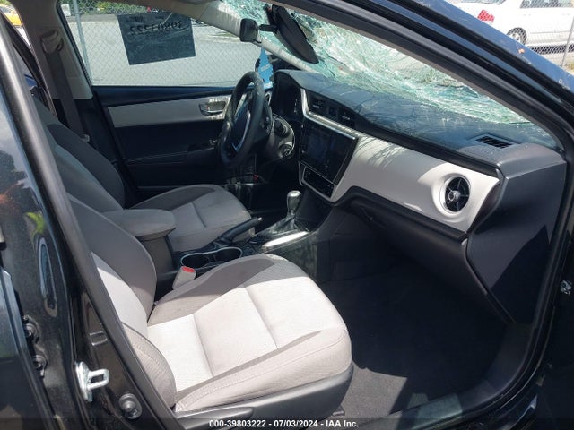 Toyota COROLLA LE 2018 5YFBURHE5JP741432 Image 5