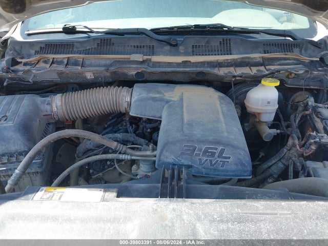 1C6RR7KGXJS206987 RAM 1500 Tradesman  4x4 5'7 Box