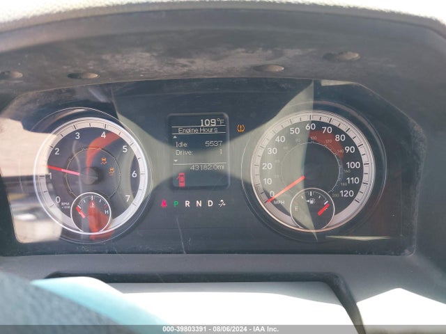 1C6RR7KGXJS206987 RAM 1500 Tradesman  4x4 5'7 Box