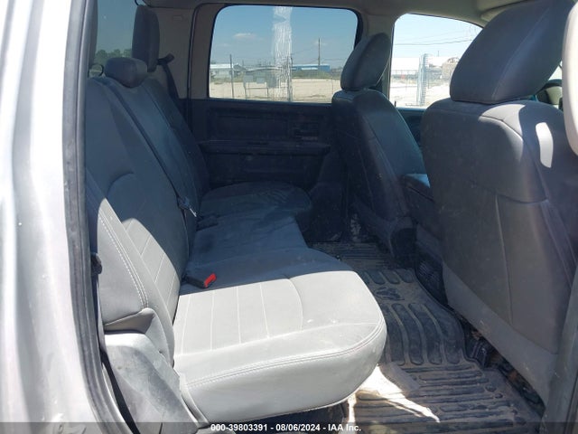 1C6RR7KGXJS206987 RAM 1500 Tradesman  4x4 5'7 Box