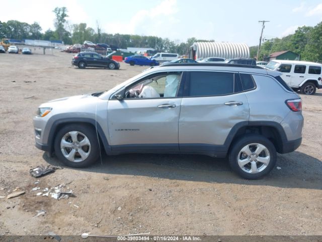 3C4NJDBB3KT593898 Jeep Compass Latitude 4x4