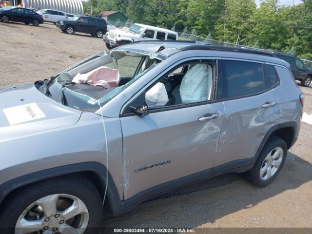 3C4NJDBB3KT593898 Jeep Compass Latitude 4x4