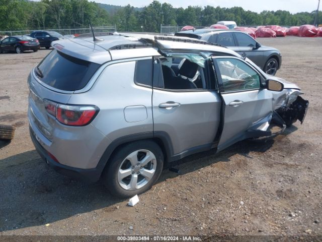 3C4NJDBB3KT593898 Jeep Compass Latitude 4x4