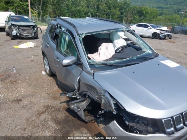 3C4NJDBB3KT593898 Jeep Compass Latitude 4x4